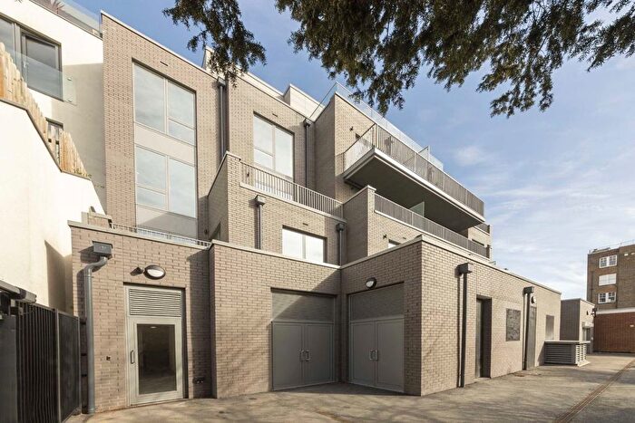 2 Bedroom Flat To Rent In Chiswick High Road, Chiswick, W4