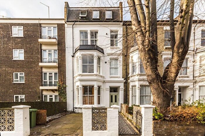 1 Bedroom Flat To Rent In Hammersmith Grove, Brackenbury Village, W6