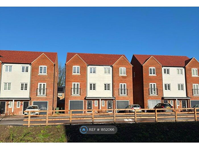 4 Bedroom Semi-Detached House To Rent In Copper Lane, Alton, Hampshire, GU34