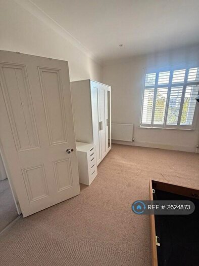 2 Bedroom Flat To Rent In Crystal Palace, London, SE19