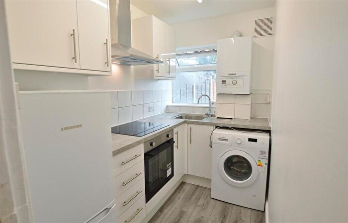 1 Bedroom Maisonette To Rent In Wiltshire Avenue, Slough, SL2