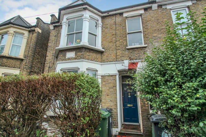 3 Bedroom Maisonette To Rent In Murchison Road, Leyton, London, E10