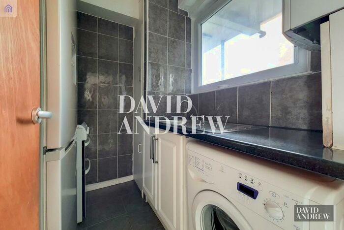 Studio To Rent In Corbyn Street, London, N4