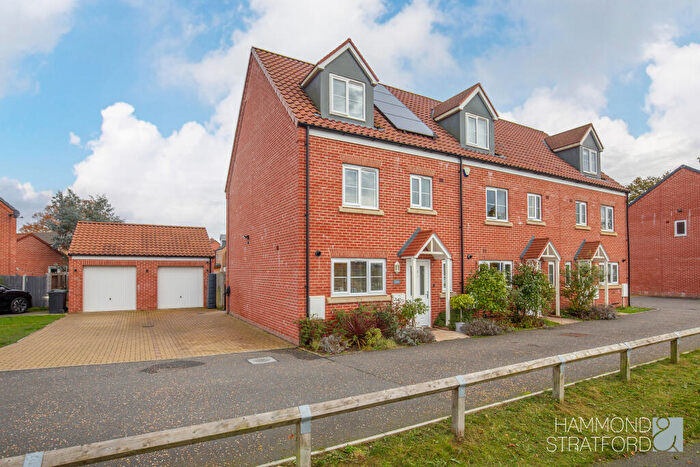 4 Bedroom End Of Terrace House For Sale In Blake Close, Hethersett, NR9