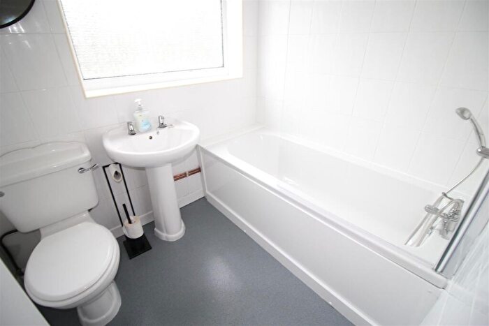 3 Bedroom House To Rent In Oaks Drive, Higham Ferrers, NN10