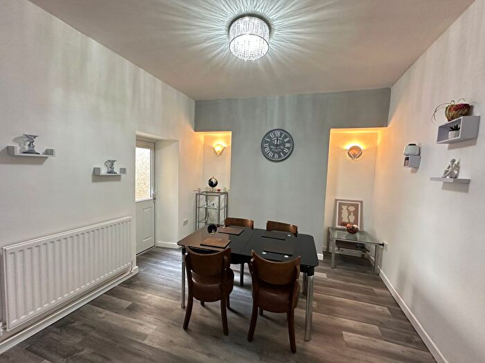 3 Bedroom Terraced House To Rent In Oxford Street, Swansea, SA1