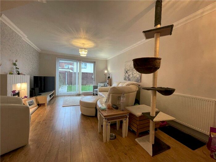 2 Bedroom End Of Terrace House For Sale In Avon Street, Warwick, Warwickshire, CV34