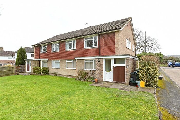 2 Bedroom Maisonette For Sale In London Road South, Merstham, Redhill, Surrey, RH1