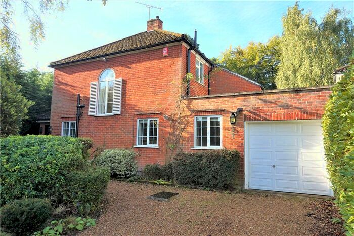 4 Bedroom Detached House To Rent In Woodlands Close, Ascot, Berkshire SL5
