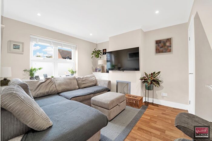 3 Bedroom Terraced House For Sale In Wendover Road, Staines-Upon-Thames, TW18