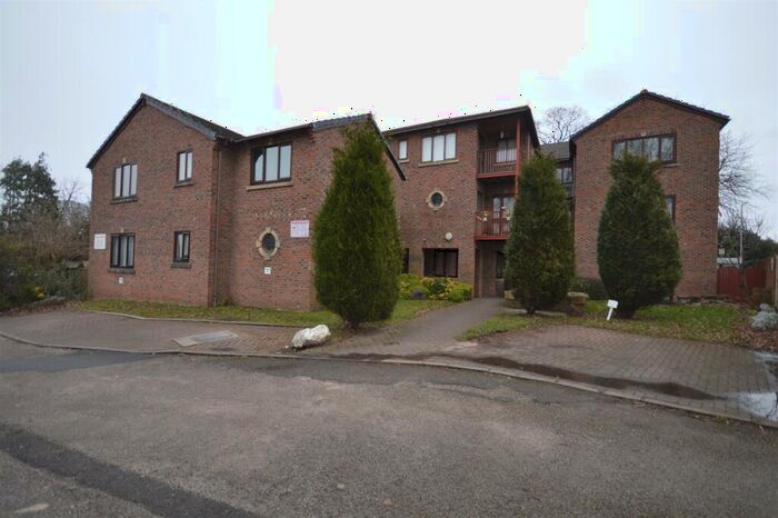 2 Bedroom Flat To Rent In Croft Avenue East, Wirral, CH62