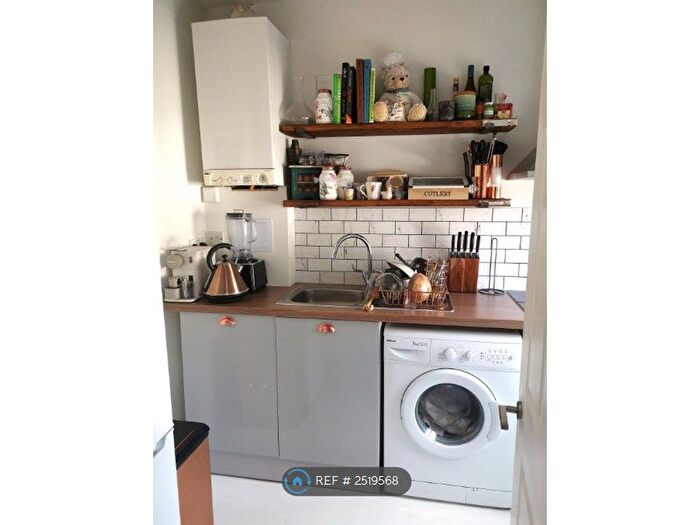 1 Bedroom Flat To Rent In Colby Road, London, SE19