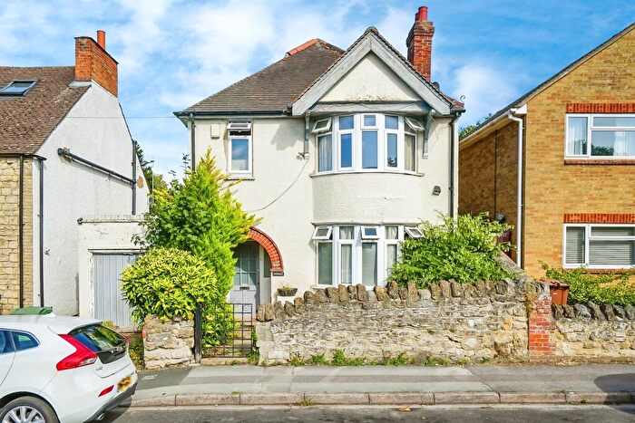 3 Bedroom Detached House For Sale In Pitts Road, Headington, Oxford, OX3