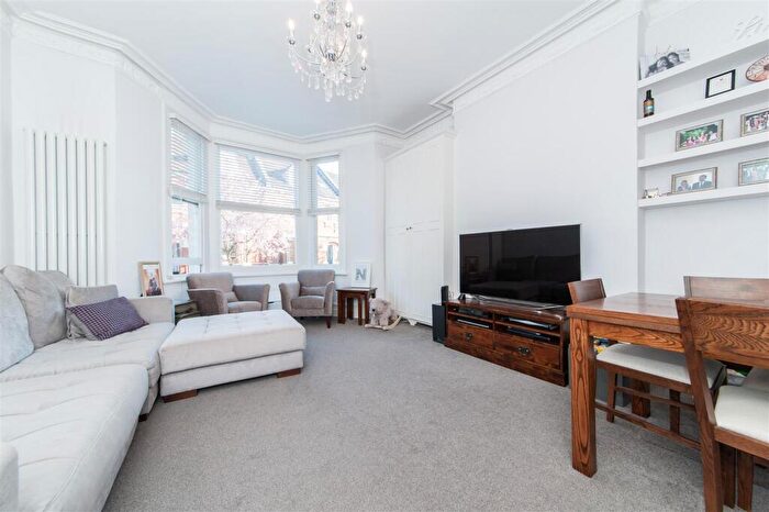 2 Bedroom Flat For Sale In Dennington Park Road, West Hampstead, NW6