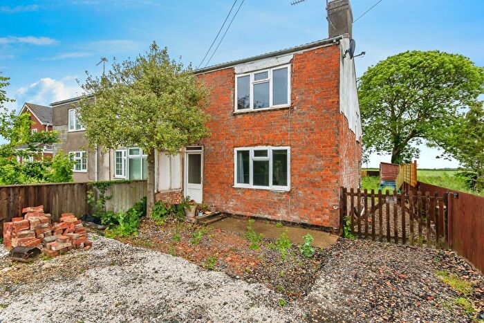 2 Bedroom Semi-Detached House For Sale In Leagate Road, Gipsey Bridge, Boston, PE22