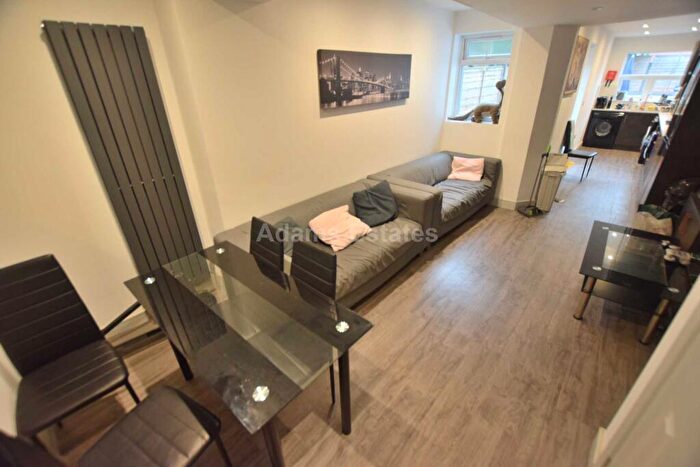 6 Bedroom Terraced House To Rent In Blenheim Gardens, Reading, RG1