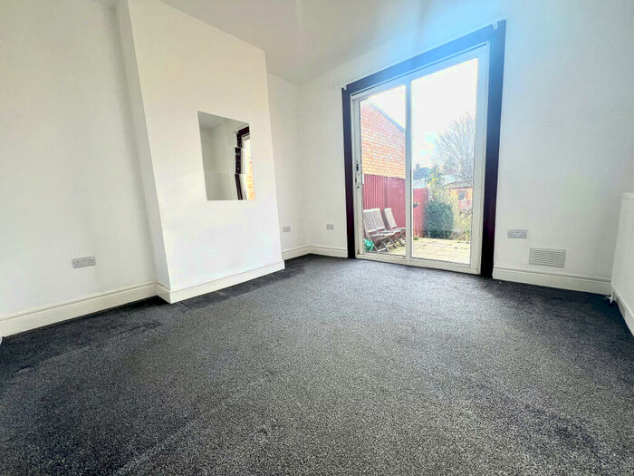 3 Bedroom House To Rent In Benton Road, Ilford, IG1