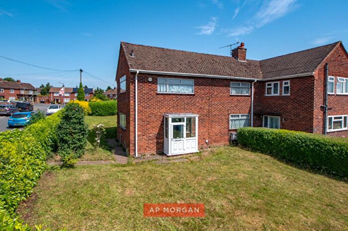 3 Bedroom Semi Detached House For Sale In Maund Close, Bromsgrove, Worcestershire, B60