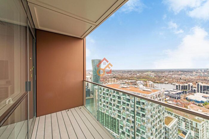 3 Bedroom Flat To Rent In Maine Tower, Harbour Way, London, E14