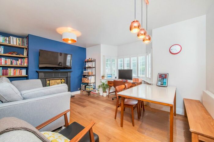 2 Bedroom Flat To Rent In Cranbrook Court, Somerset Road, TW8