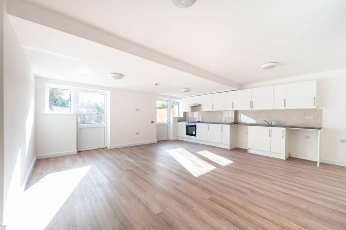 6 Bedroom Terraced House To Rent In Windsor Crescent, Wembley, HA9