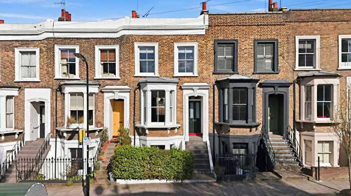 3 Bedroom Terraced House For Sale In Poole Road, London, E9