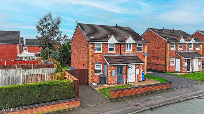 2 Bedroom Semi Detached House For Sale In Kettlebrook Road, Tamworth, Staffordshire, B77