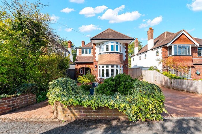3 Bedroom Detached House For Sale In Langley Oaks Avenue, South Croydon, CR2