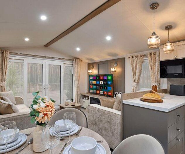 2 Bedroom Park Home For Sale In Hoburne Cotswold, GL7