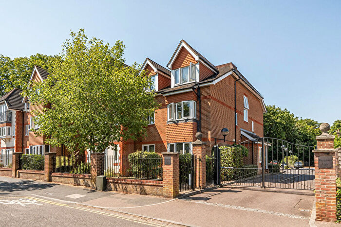 1 Bedroom Apartment For Sale In Stoke Road, Guildford, GU1