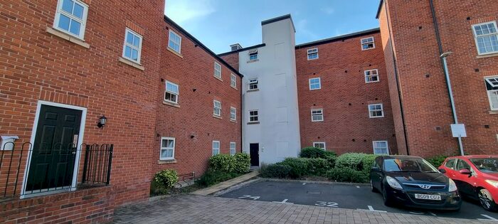 2 Bedroom Flat To Rent In Horseshoe Crescent, Great Barr, Birmingham, B43