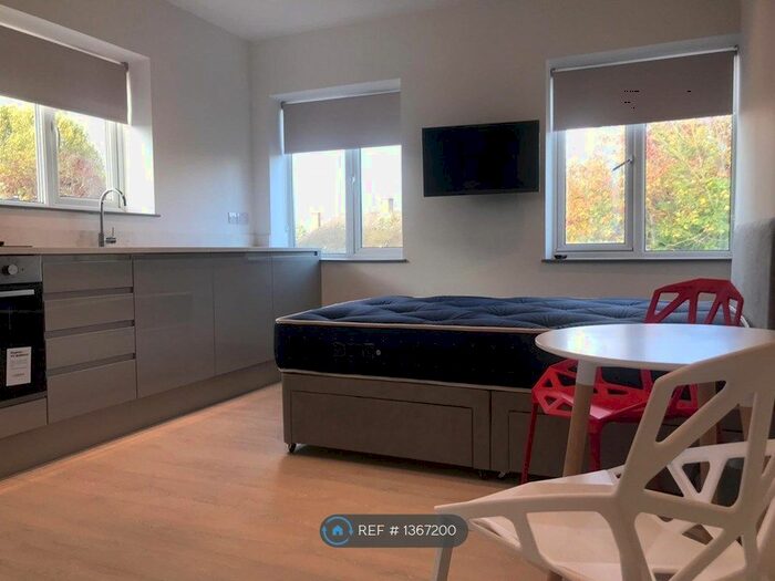 Studio To Rent In Whittington Way, Pinner, HA5