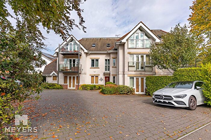 2 Bedroom Flat For Sale In The Chase, Queens Park South Drive, Bournemouth, BH8