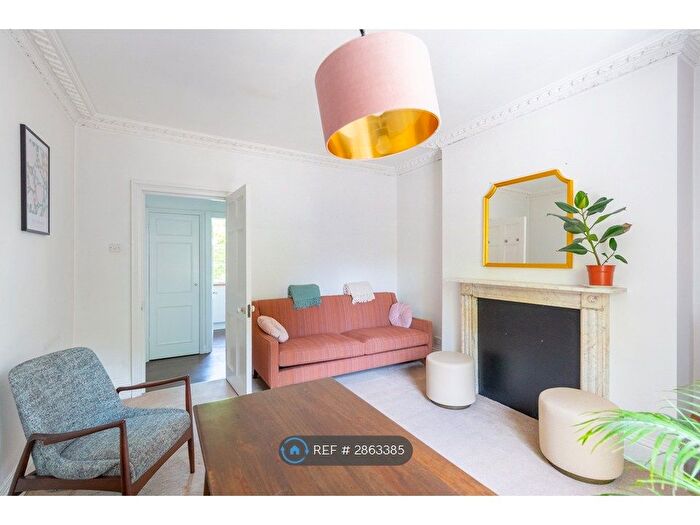 2 Bedroom Terraced House To Rent In Canonbury Square, London, N1