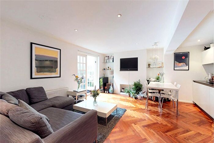 2 Bedroom Flat To Rent In Granville Square, London, WC1X