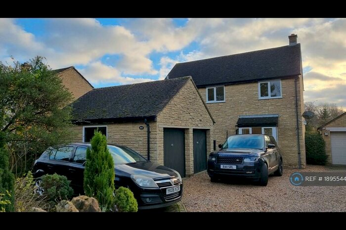 4 Bedroom Detached House To Rent In High Street, Odell, Bedford, MK43