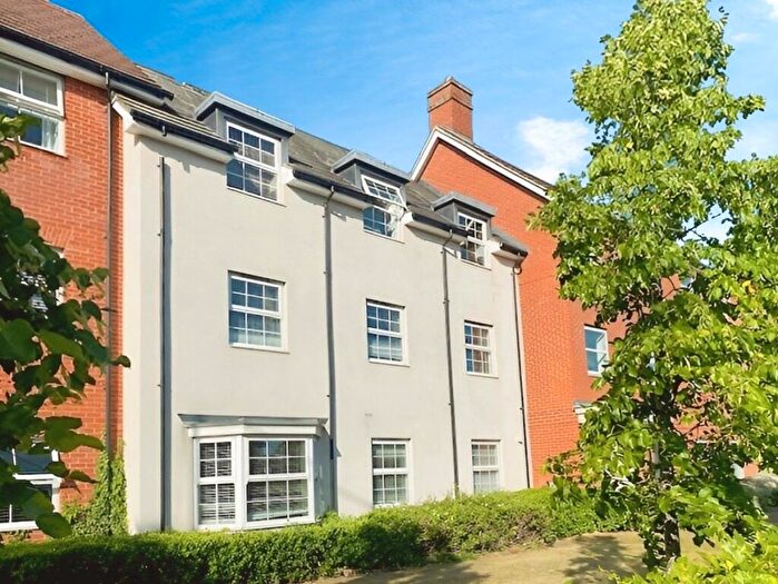 2 Bedroom Apartment For Sale In Ashville Way, Wokingham, Berkshire, RG41