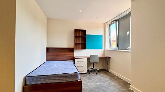 Studio To Rent In The Grove, London, W5
