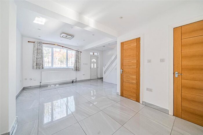 3 Bedroom Terraced House To Rent In Rosedene Avenue, Croydon, CR0