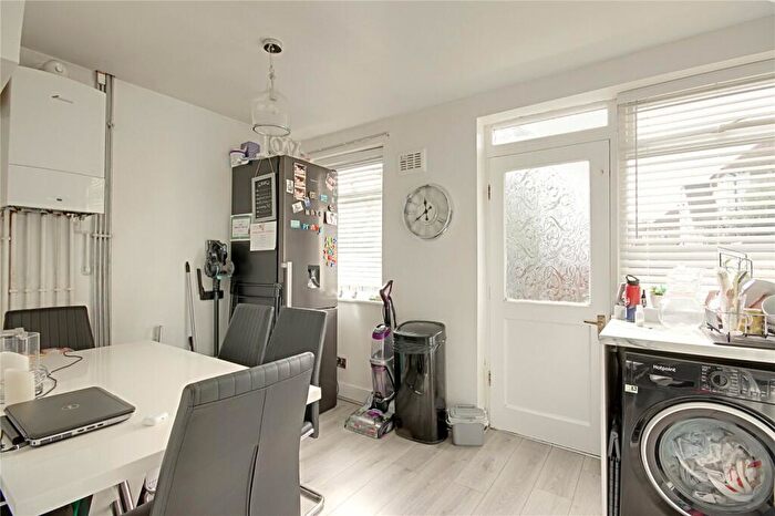 3 Bedroom End Of Terrace House For Sale In Albany Park Avenue, Enfield, EN3