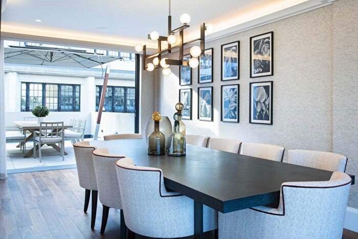 3 Bedroom Flat To Rent In Young Street, London, W8