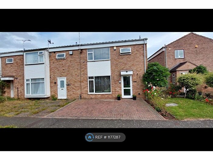 3 Bedroom End Of Terrace House To Rent In Solway Close, Leamington Spa, CV31