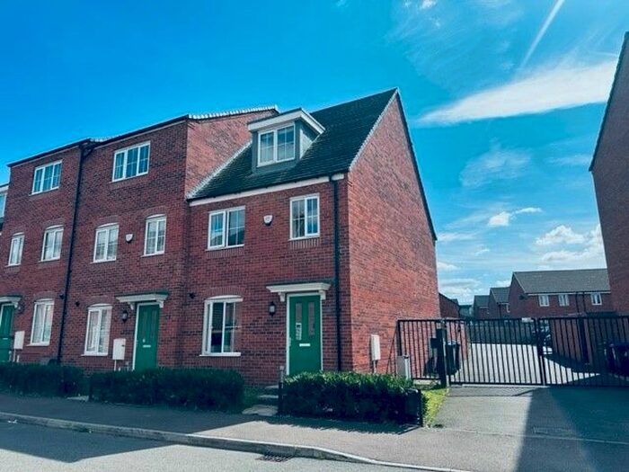 3 Bedroom Terraced House To Rent In Mayfly Road, Northampton, NN4