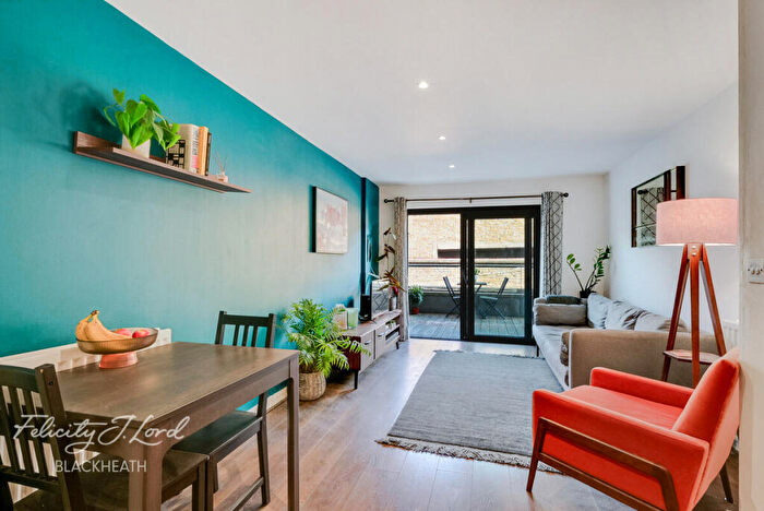 1 Bedroom Apartment For Sale In Royal Carriage Mews, London, SE18