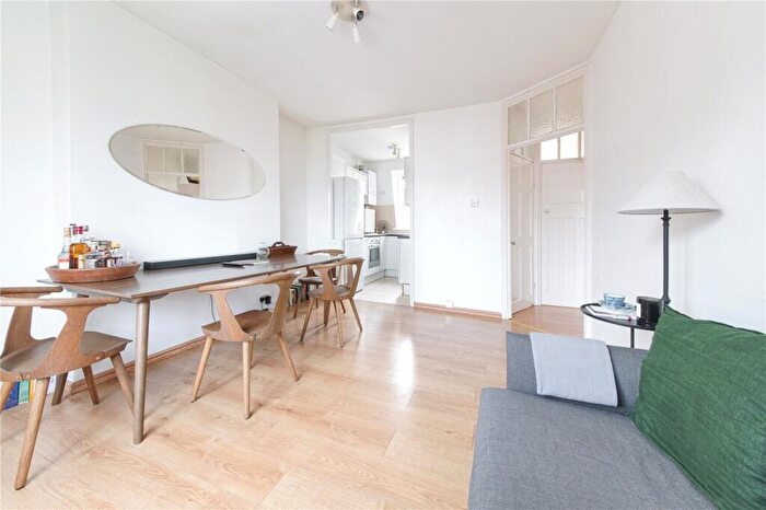 3 Bedroom Flat To Rent In Tyndale Mansions, Upper Street, N1