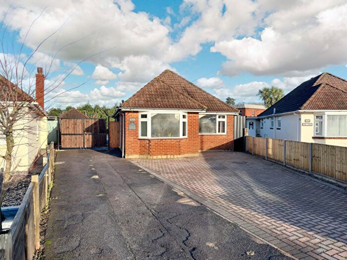 3 Bedroom Detached Bungalow For Sale In Ivor Close, Holbury, SO45
