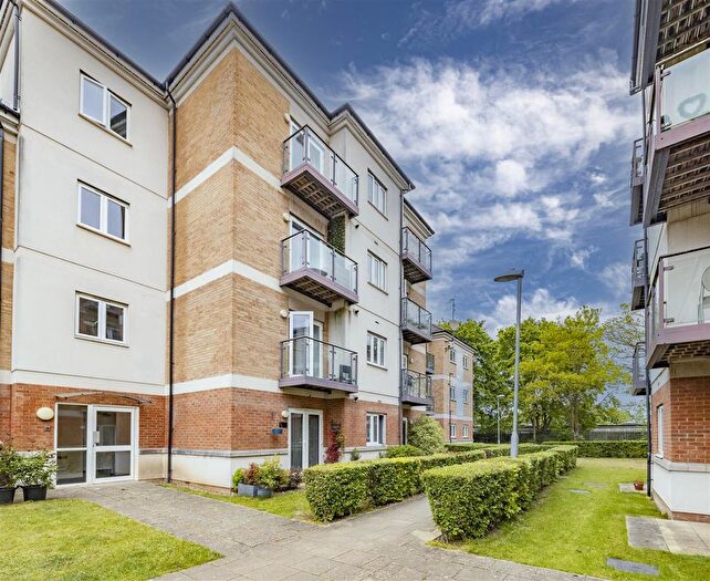 2 Bedroom Flat For Sale In Cezanne Road, Watford, WD25