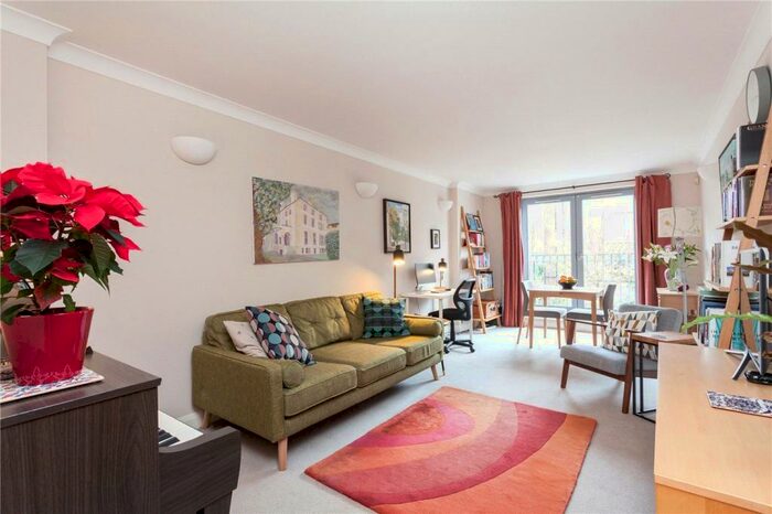 1 Bedroom Apartment To Rent In Tower Court, A Canonbury Street, London, N1