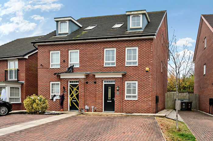 4 Bedroom Semi-Detached House To Rent In Springwell Avenue, Huyton, L36