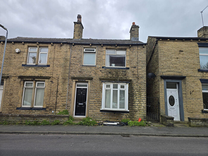 3 Bedroom Semi Detached House For Sale In Gooder Lane, Brighouse, West Yorkshire, HD6